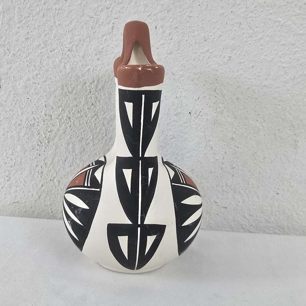 Acoma Pueblo Vintage Hand Painted Wedding Vase Pottery by Victorino - Picture 3 of 8